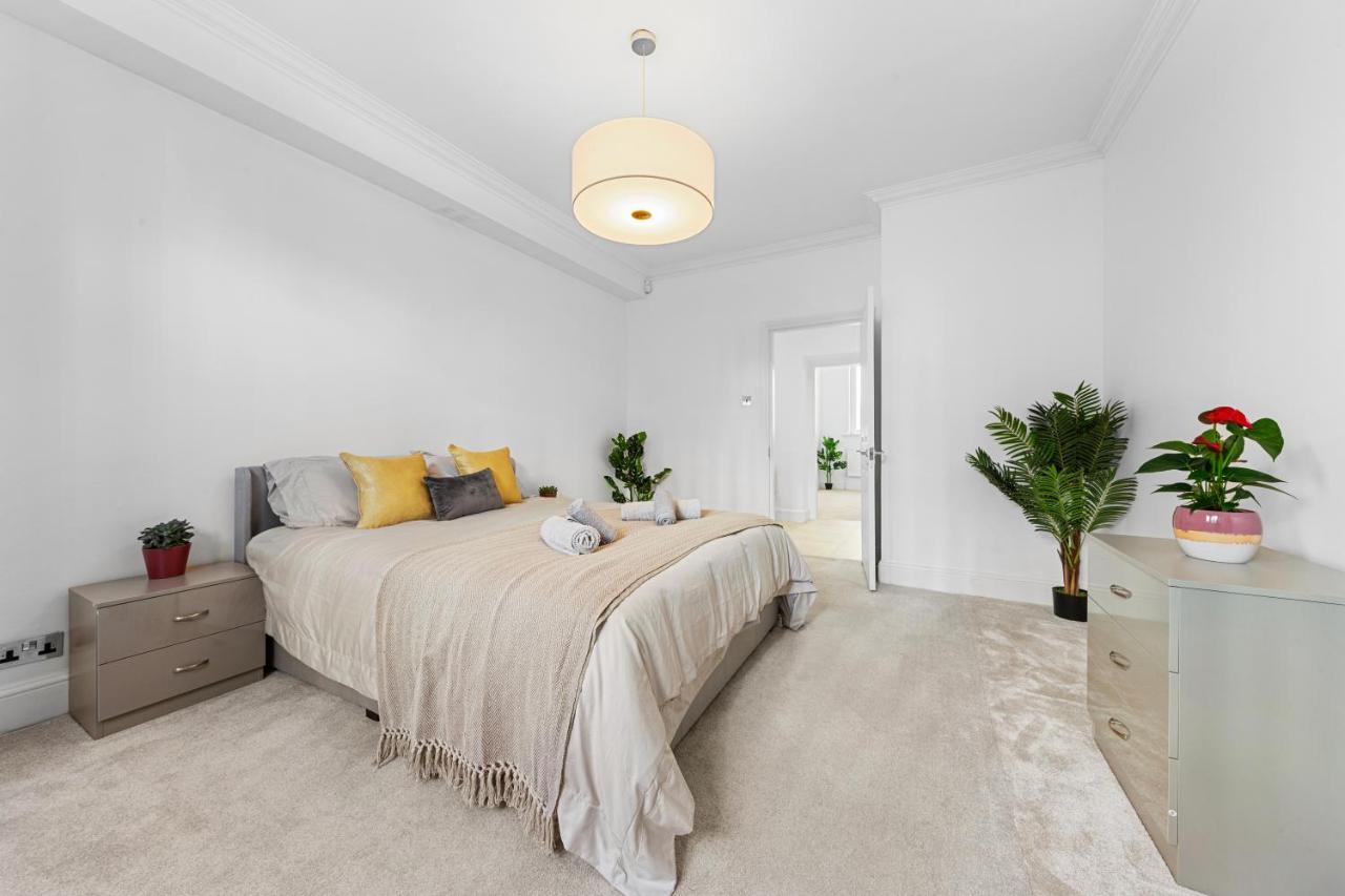 Harrods 2 Bed Lux Flat W/Patio Daire Londra Dış mekan fotoğraf