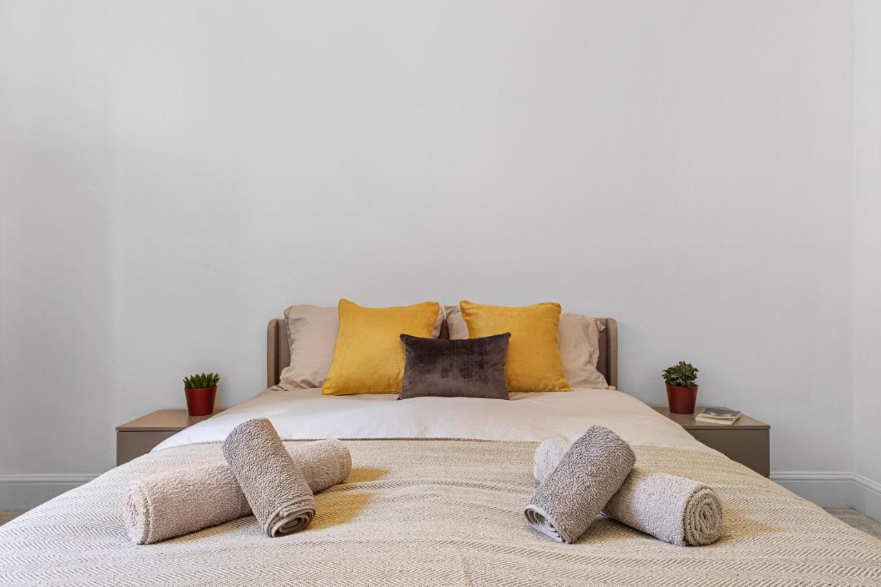 Harrods 2 Bed Lux Flat W/Patio Daire Londra Dış mekan fotoğraf
